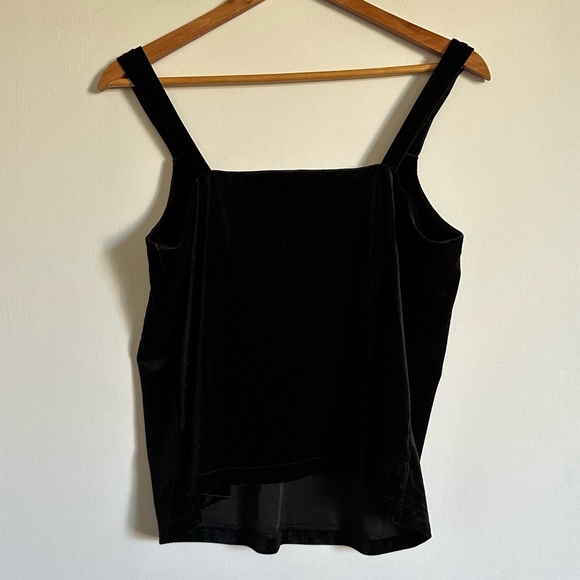 NWT Old Navy Black Velvet Classic Neutral Tank Top Size Medium - Picture 5 of 9